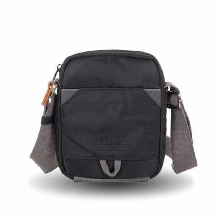 Bolso hombre de Liberto en Nylon Negro