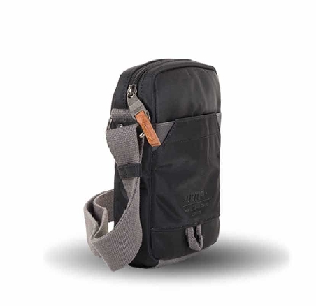 Bolso hombre de Liberto en Nylon Negro