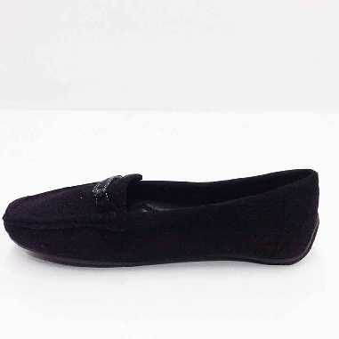 Mocasin para Mujer en color Negro acabado picado