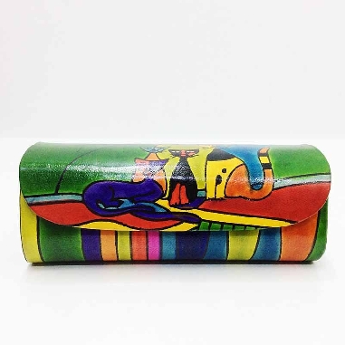 Funda para las gafas en piel decorada con gatos Verde