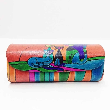 Funda para las gafas en piel decorada con gatos Roja