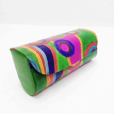 Funda para las gafas en piel decorada con Circulos Verde