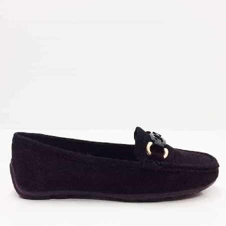 Mocasin Negro para mujer con cadena