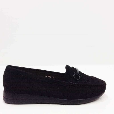 Mocasin Negro para Mujer con cuña baja acabado picado