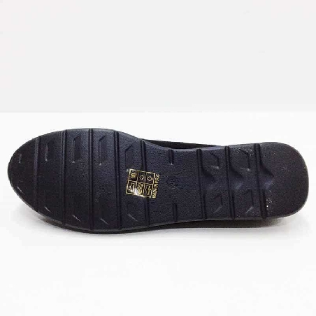 Mocasin Negro para Mujer con cuña baja acabado picado