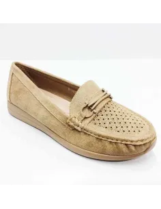 Mocasin Caqui para Mujer con cuña baja acabado picado