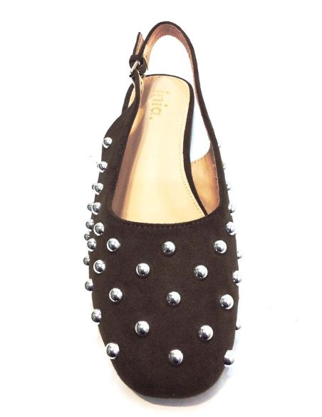 Manoletinas destalonadas de antelina con tachuelas para mujer | Estilo cómodo