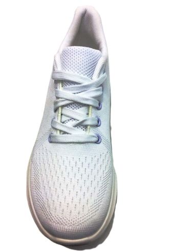 Deportivas blancas para mujer ligeras y frescas | Estilo deportivo casual