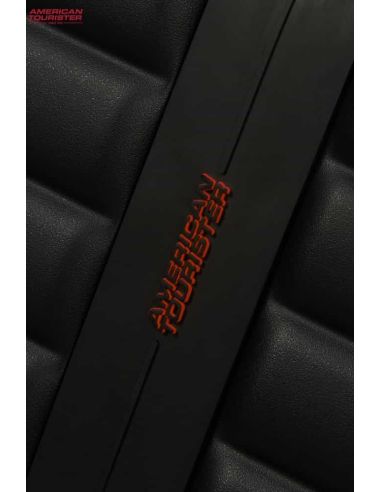 Maleta cabina American Tourister Neovibe negra y naranja | Original y resistente