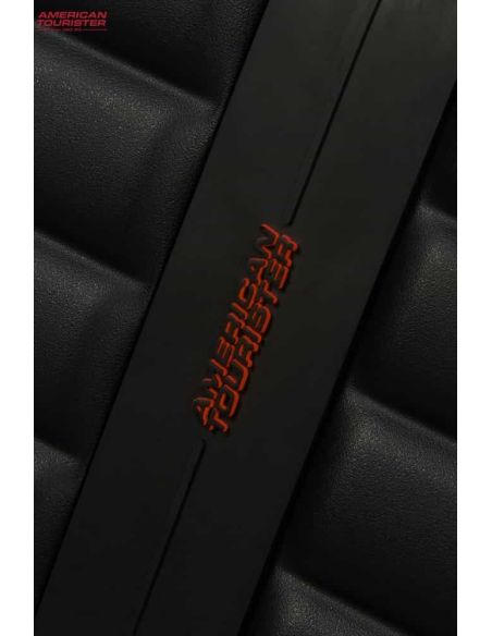 Maleta cabina American Tourister Neovibe negra y naranja | Original y resistente
